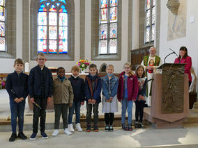 Vorstellung der Kommunionkinder in St. Crescentius (Foto: Karl-Franz Thiede)